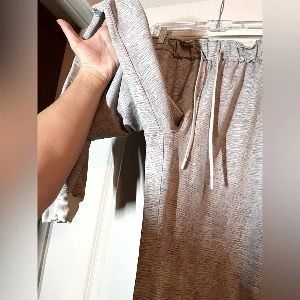 Lululemon Stretch High-Rise Jogger in Linear Tempo Jacquard Silver Drop Vapor 10